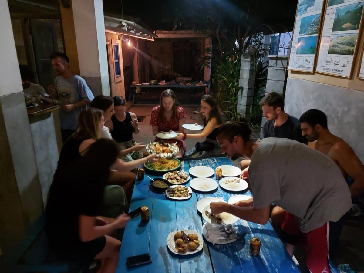 Cycling Backpacker Hostel & Cafe ウナワトゥナ エクステリア 写真