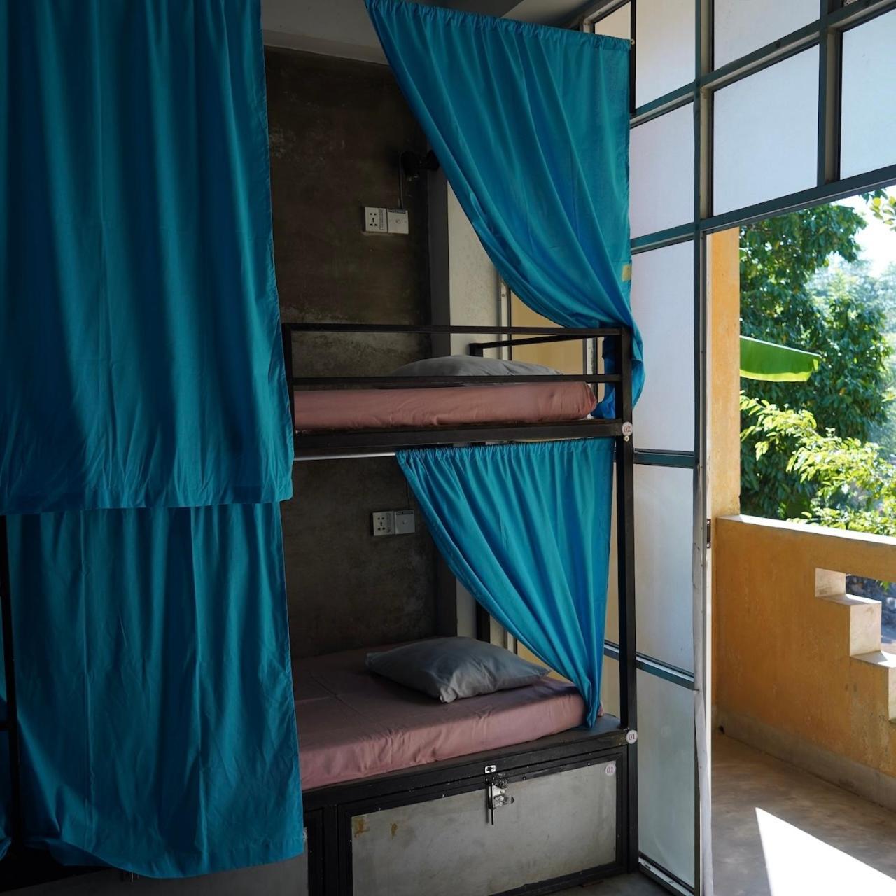 Cycling Backpacker Hostel & Cafe ウナワトゥナ エクステリア 写真