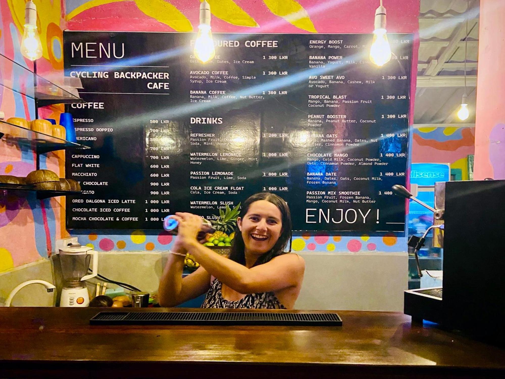 Cycling Backpacker Hostel & Cafe ウナワトゥナ エクステリア 写真