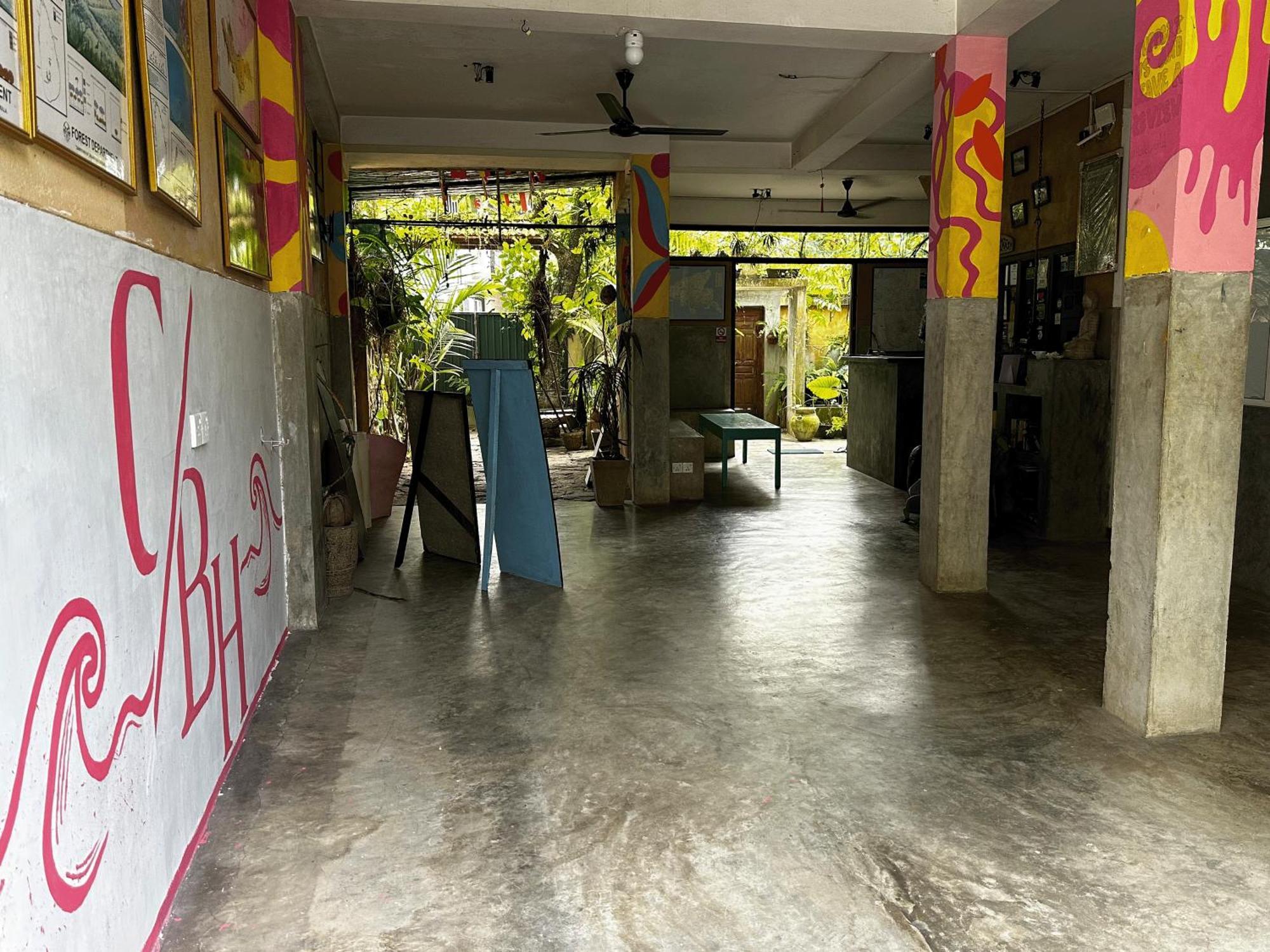 Cycling Backpacker Hostel & Cafe ウナワトゥナ エクステリア 写真
