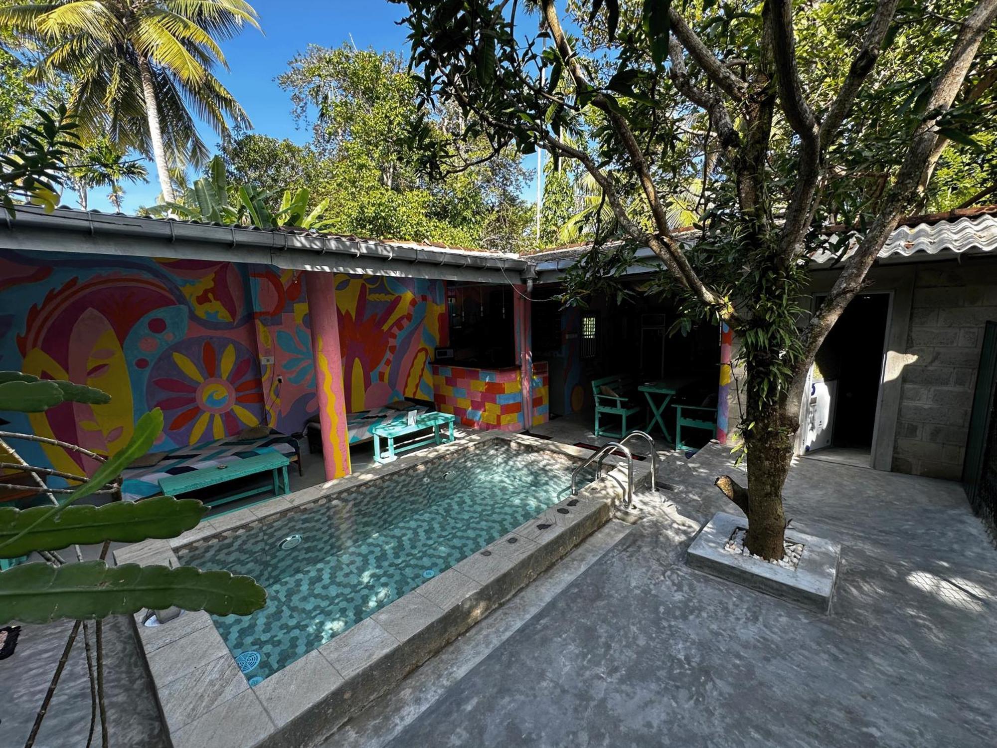 Cycling Backpacker Hostel & Cafe ウナワトゥナ エクステリア 写真